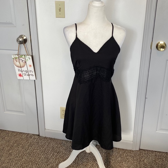 Source Unknown Dresses & Skirts - Ladies little black dress